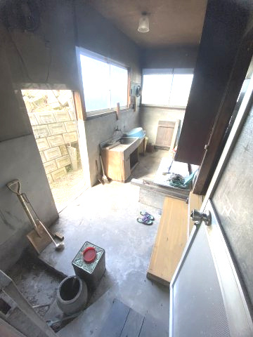 斐川町上庄原　戸建てのその他|１F　勝手口　土間仕様