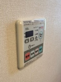 【設備】 | エアリーズ | バスルームの浴室暖房乾燥機で外に干せないお洗濯物もすっきり乾きます♪雨の日のお洗濯もバッチリ！