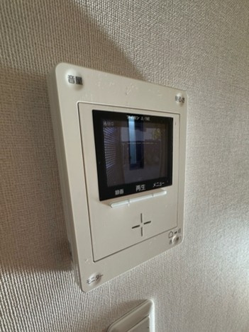 【セキュリティ】 | エアリーズ | 防犯対策に有効なカメラ付きインターホン！録画機能が付いているので留守中の訪問者まで確認できます♪