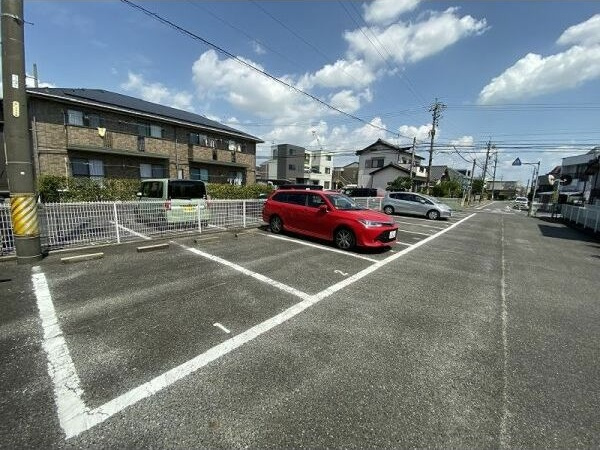 Surplus　One　中野の駐車場