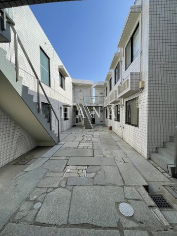 サントリニ宇田川のエントランス