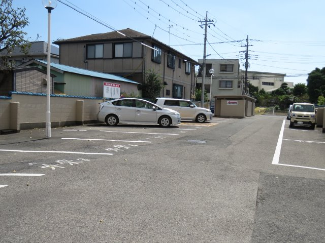 川越フラワーホームの駐車場