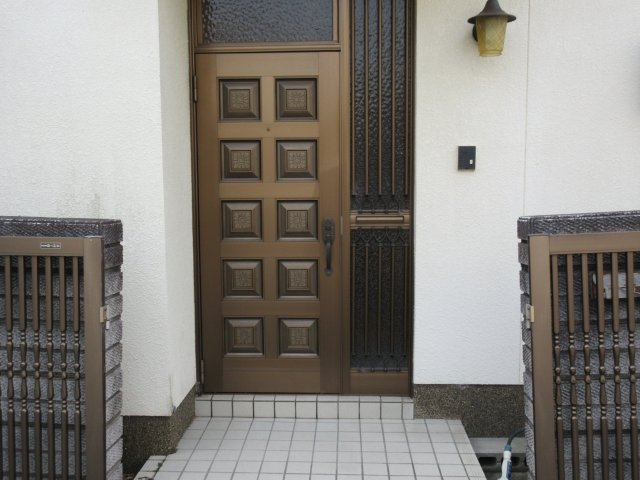 高津橋貸戸建のエントランス