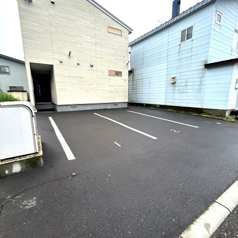 デリス・メゾンⅥの駐車場