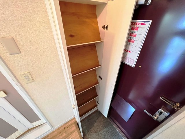 レオパレス南栄第4の玄関