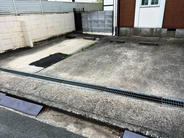 レオパレス南栄第4の駐車場