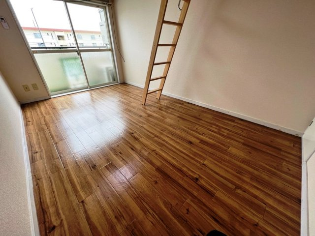 レオパレス南栄第4の居間・リビング