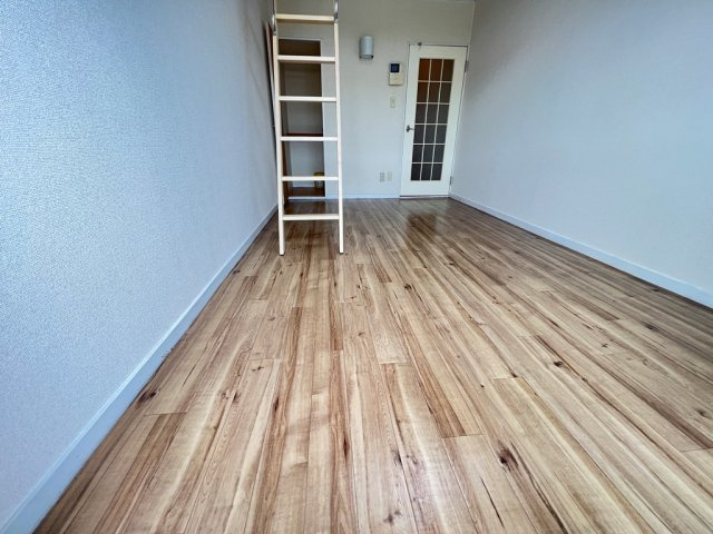 レオパレス南栄第4の居間・リビング