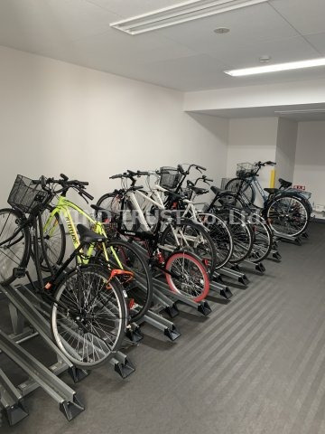 ビガーポリス397　M:COURT天神橋のその他共用部分|屋根付き駐輪場です