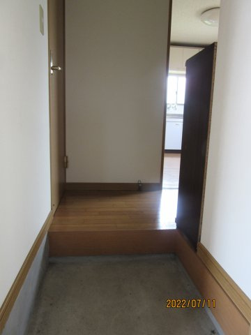 ハイツホソヤの玄関