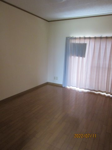 ハイツホソヤの洋室