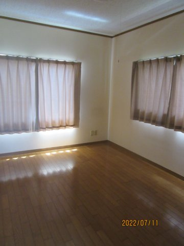 ハイツホソヤの洋室