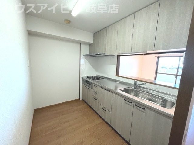 テラスノバ穂積只越！9階部分！角部屋！日当り・眺望良好です♪管理費・修繕積立金合計11400円！のキッチン|テラスノバ穂積只越！9階部分！角部屋！日当り・眺望良好です♪管理費・修繕積立金合計11400円！敷地内駐車場5000円！