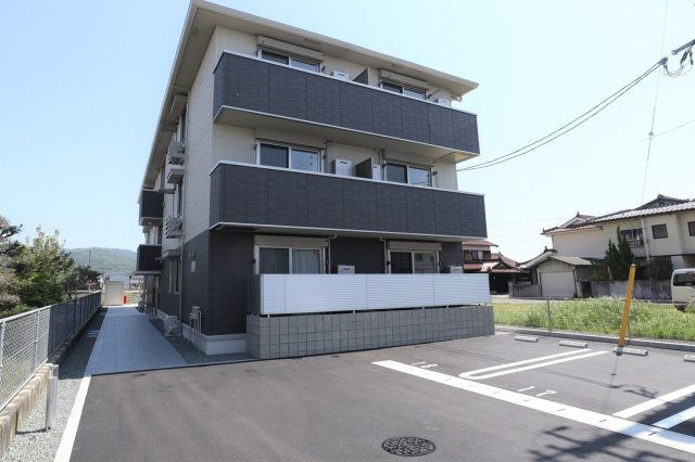 アネシス寺家A・B　A棟