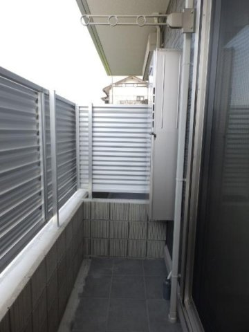 アネシス寺家A・B　A棟のバルコニー