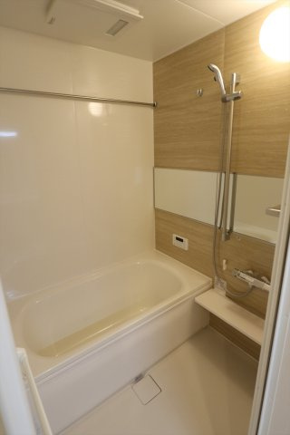 アネシス寺家A・B　A棟の浴室