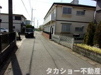 【前面道路含む現地写真】