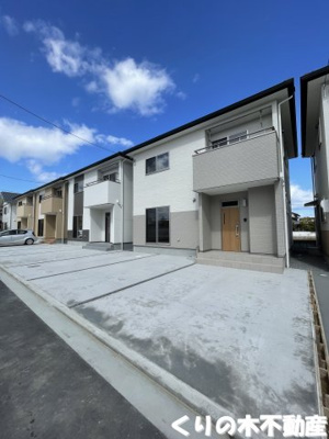 【駐車場】 | 片山ハイツ | 駐車場があるので、車を買う予定の方も安心です