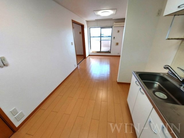 フレシール天伯 C棟の居間・リビング