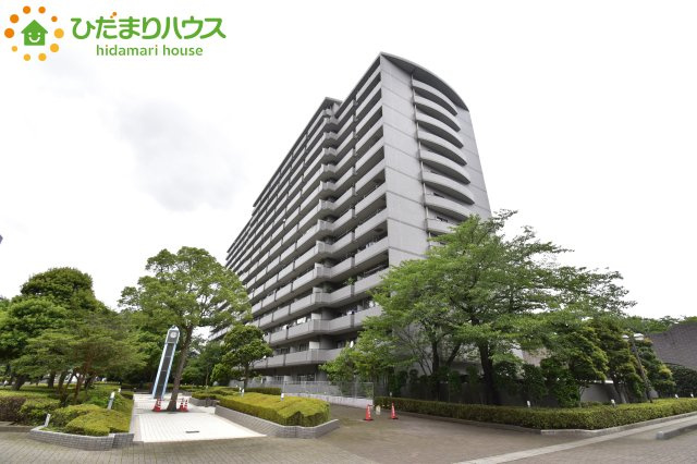 ワコーレロイヤルガーデン北本A棟の外観