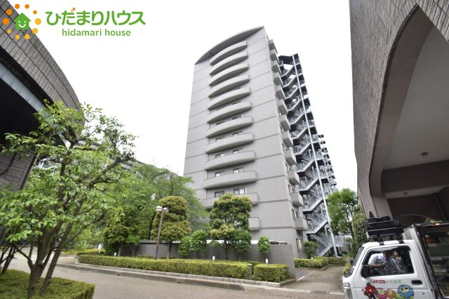 ワコーレロイヤルガーデン北本A棟の外観