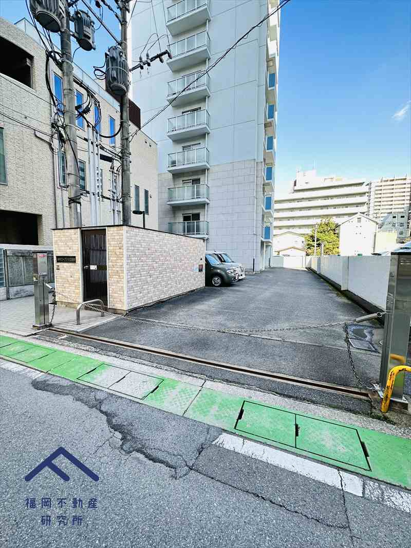 藤和コープソシエ薬院の駐車場