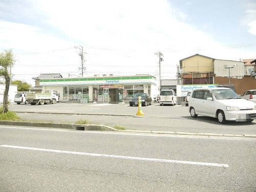 エスプワール城之内の周辺|【コンビニエンスストア】ファミリーマート 津乙部店まで538ｍ