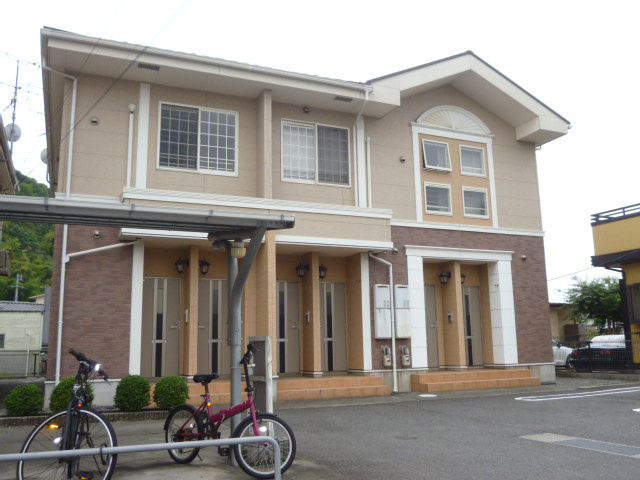 クラベールBの外観