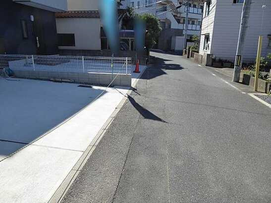 【前面道路含む現地写真】