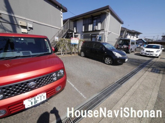 【駐車場】