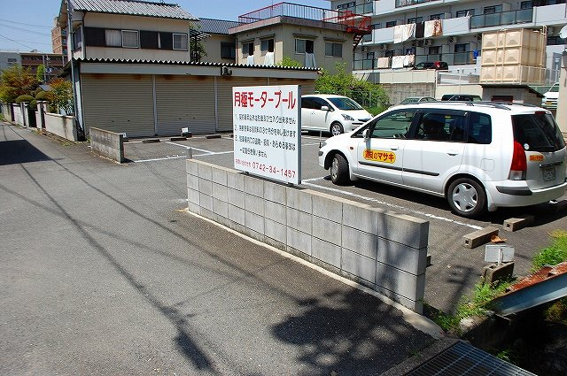 塚本モータープールの駐車場