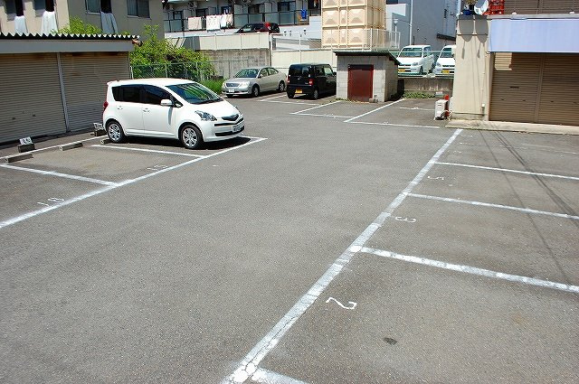 塚本モータープールの駐車場
