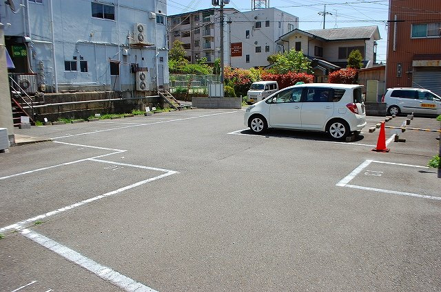 塚本モータープールの駐車場