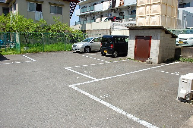 塚本モータープールの駐車場