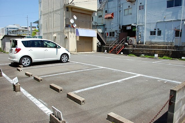 塚本モータープールの駐車場