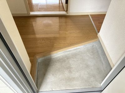 【玄関】 | ヴィレッジアルカディア