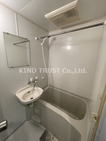 パラシオ南森町の浴室|日々の疲れを癒すお風呂付です