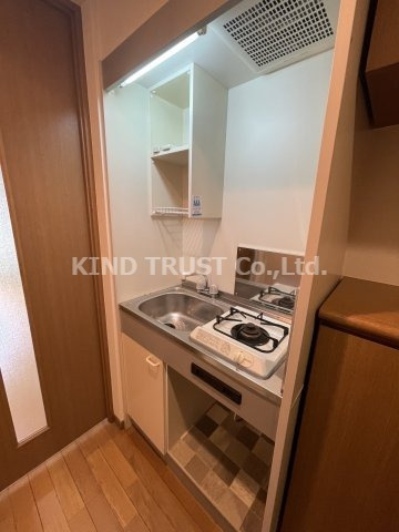 パラシオ南森町のキッチン|コンパクトなキッチンで掃除もラクラク