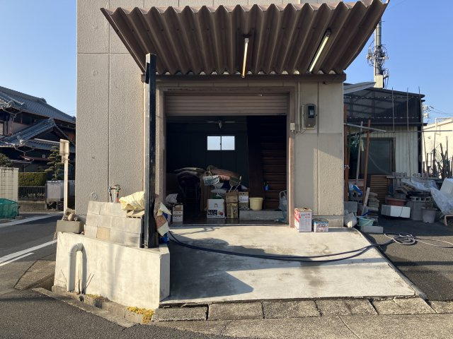 小松山倉庫の外観