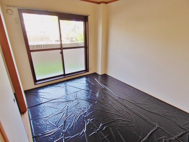 ハイツ谷中 B棟の和室