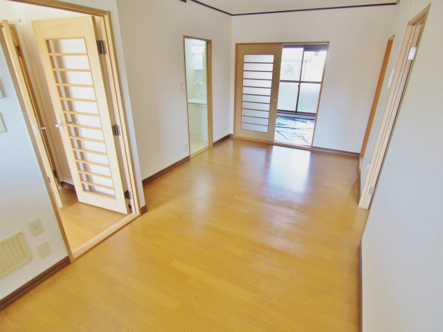 ハイツ谷中 B棟の居間・リビング