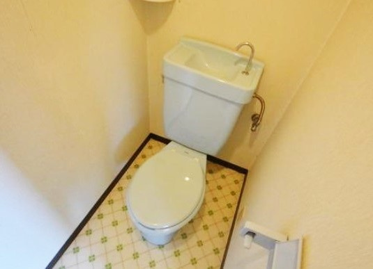 あきる野市牛沼の賃貸マンションのトイレ