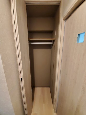 イーストアベニューの収納|玄関横の収納スペース