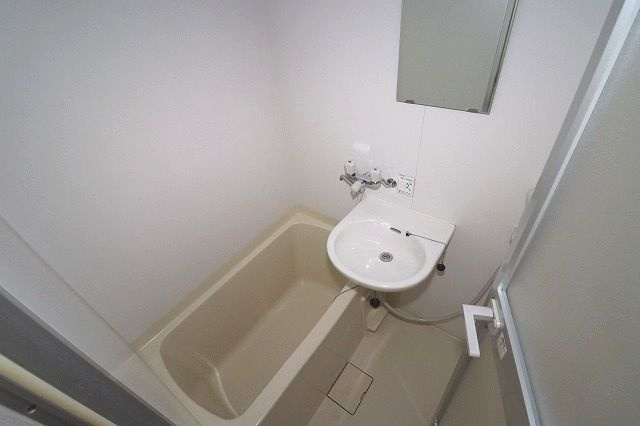 センチュリービルの浴室|きれいなお風呂です