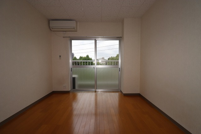 センチュリービルの洋室|使い勝手のいい洋室です