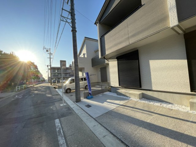 【外観】 | 守山区元郷1丁目 全3棟 2号棟＜仲介手数料無料＞大森小・大森中　新築一戸建て | 撮影
社長の村田です！
自らプレイヤーとして営業しています
長年の経験と実績から皆様により良いマイホーム購入のご提案をいたします。
住宅ローンの不安や購入後の不安等何でもご相談ください。
