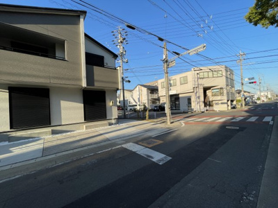 【外観】 | 守山区元郷1丁目 全3棟 2号棟＜仲介手数料無料＞大森小・大森中　新築一戸建て | 撮影
社長の村田です！
自らプレイヤーとして営業しています
長年の経験と実績から皆様により良いマイホーム購入のご提案をいたします。
住宅ローンの不安や購入後の不安等何でもご相談ください。
