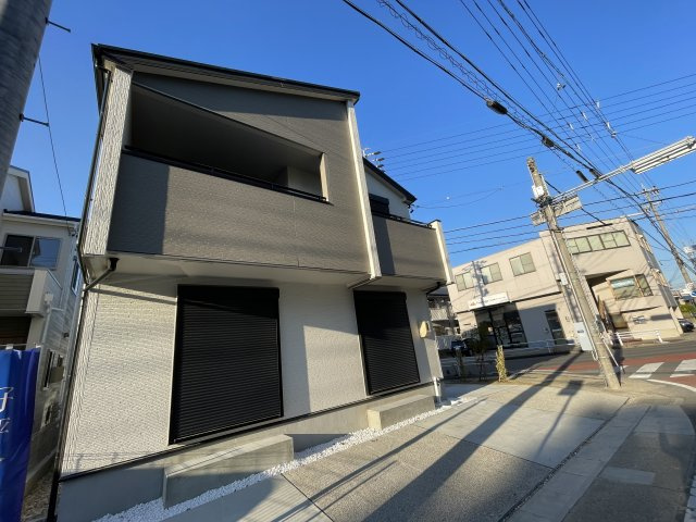 守山区元郷1丁目 全3棟 2号棟＜仲介手数料無料＞大森小・大森中　新築一戸建ての外観|撮影
社長の村田です！
自らプレイヤーとして営業しています
長年の経験と実績から皆様により良いマイホーム購入のご提案をいたします。
住宅ローンの不安や購入後の不安等何でもご相談ください。