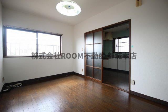 とまとマンションの居間・リビング|ゆったり過ごせる居間です