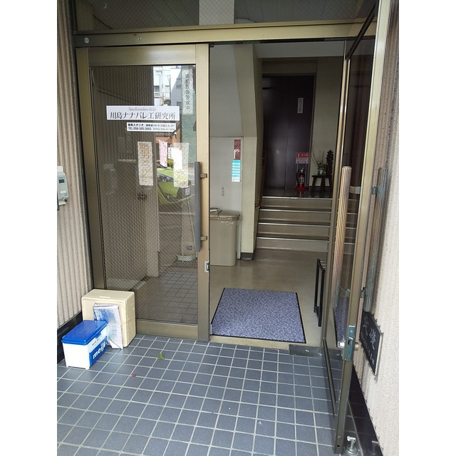 岐阜市徹明通４丁目の店舗事務所のエントランス